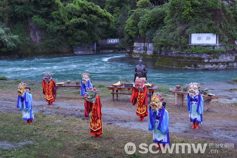 庄严而充满神秘色彩的祭祀典礼.