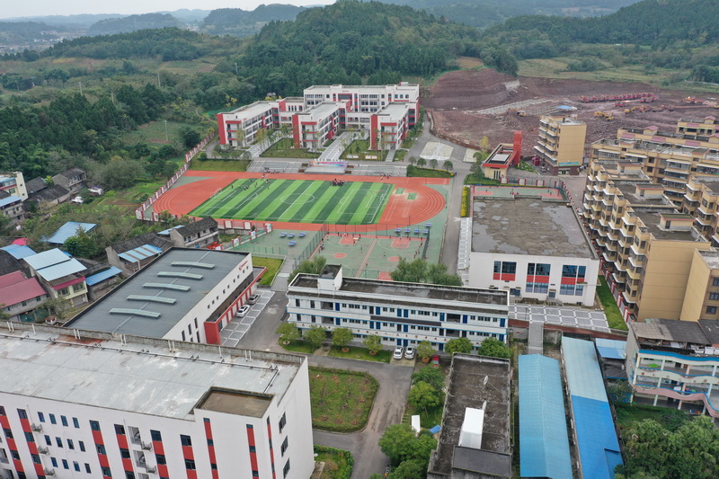 简阳市禾丰镇中心小学阳光校园全貌